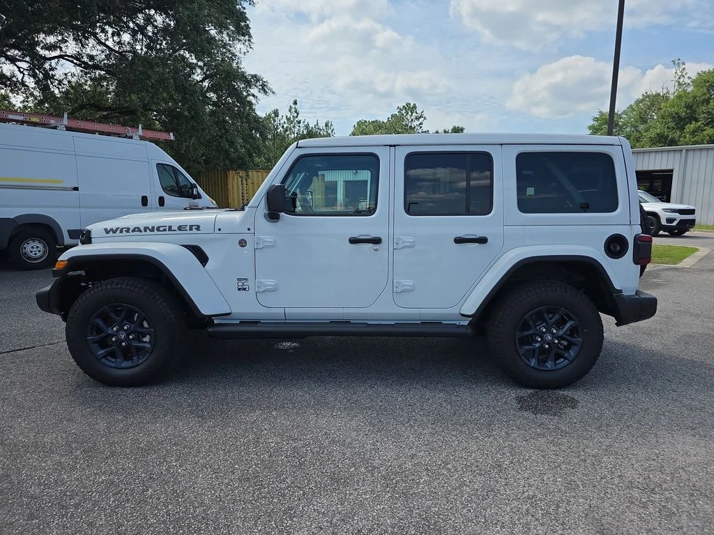 New 2026 Bright White Clear-Coat Exterior Paint Jeep  image 3