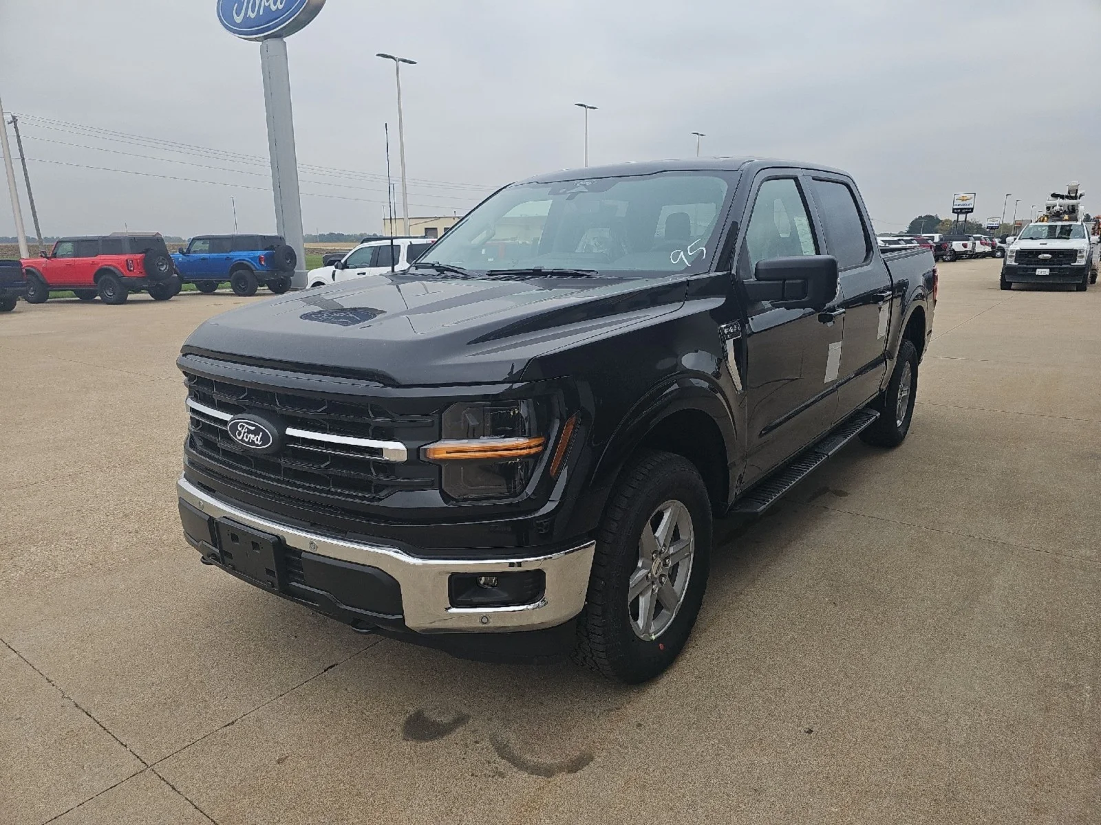 New 2026 Agate Black Metallic Ford XLT image 19