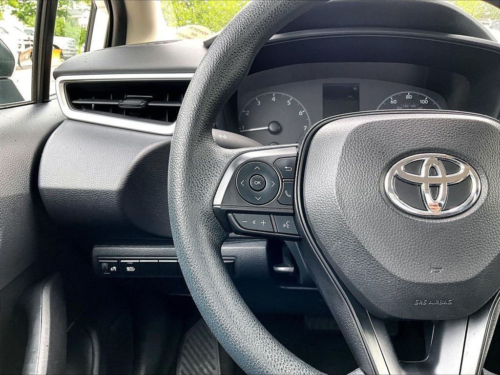 Used 2024 White Toyota LE image 22