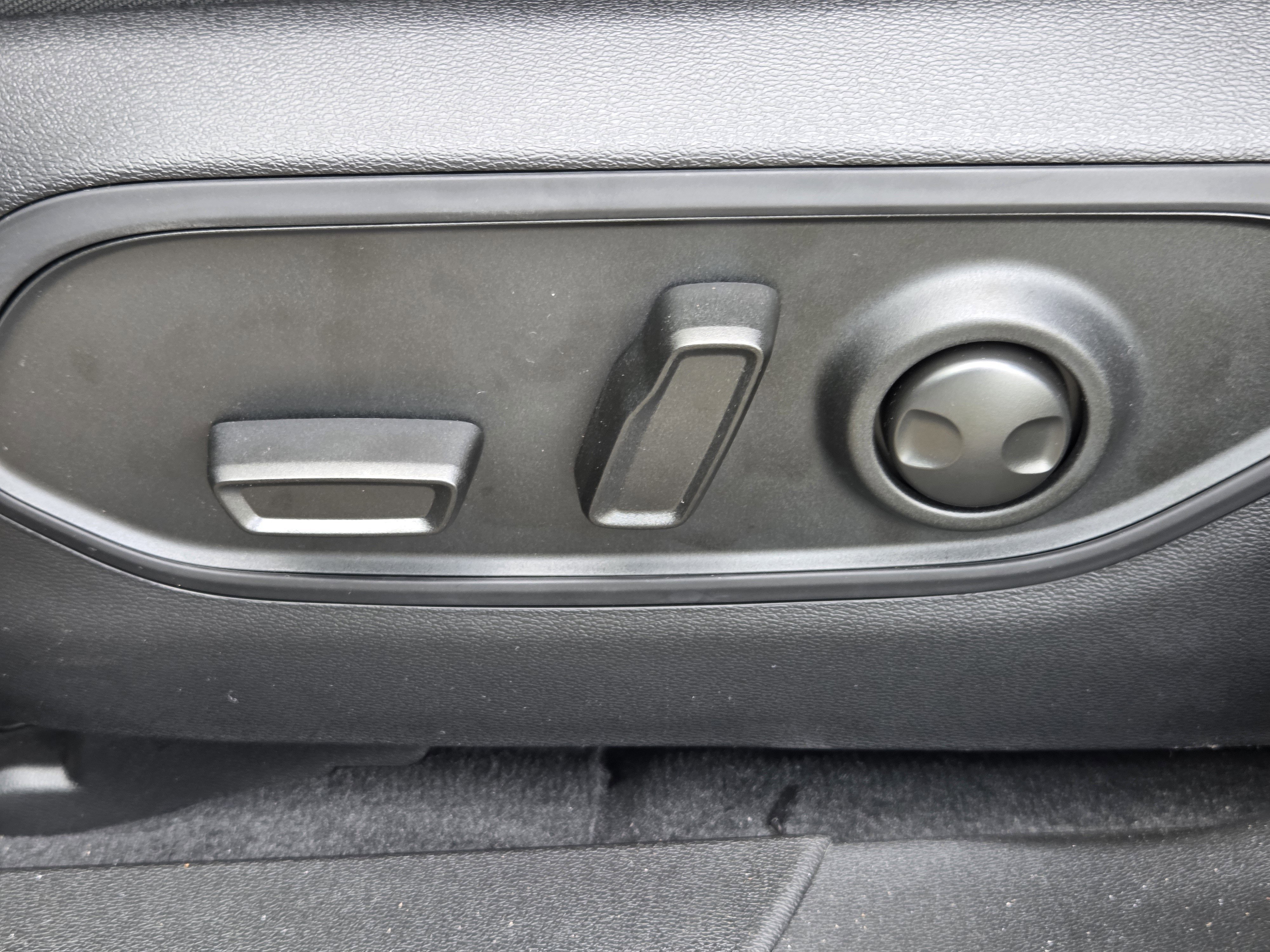 New 2026 Silver Zynith Clearcoat Jeep Laredo image 20