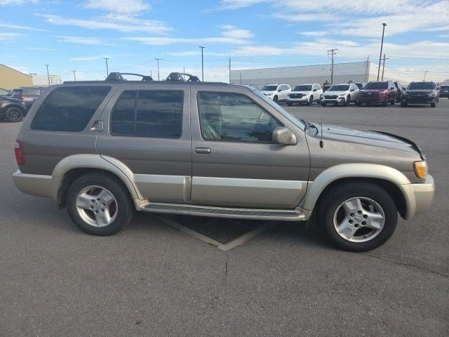 Used 2001 Tan INFINITI Luxury image 2