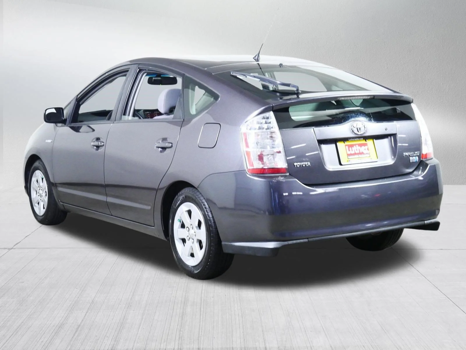 Used 2009 Magnetic Gray Metallic Toyota  image 5