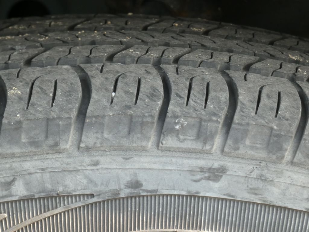 Certified Used 2024 Blue GMC SLT image 34
