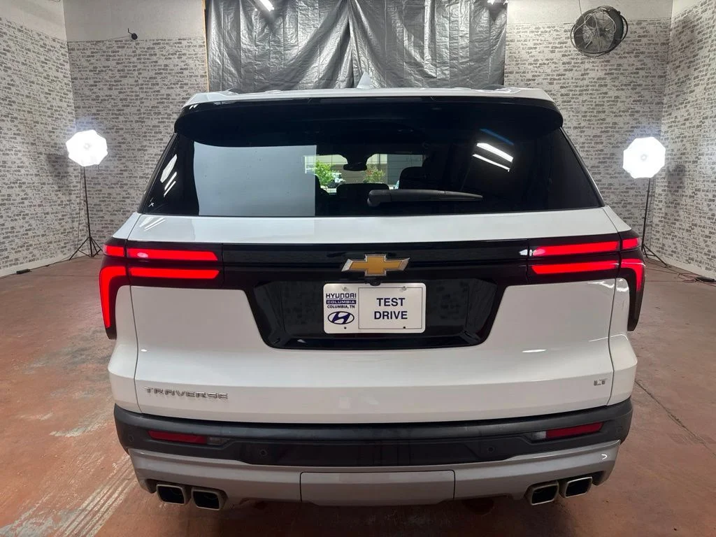 Used 2024 Summit White Chevrolet LT image 6