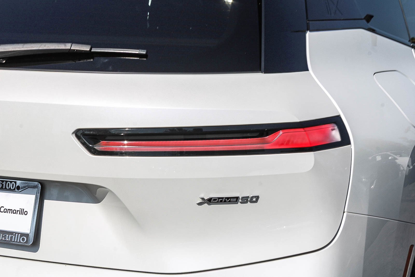 Used 2024 Mineral White Metallic BMW xDrive50 image 7