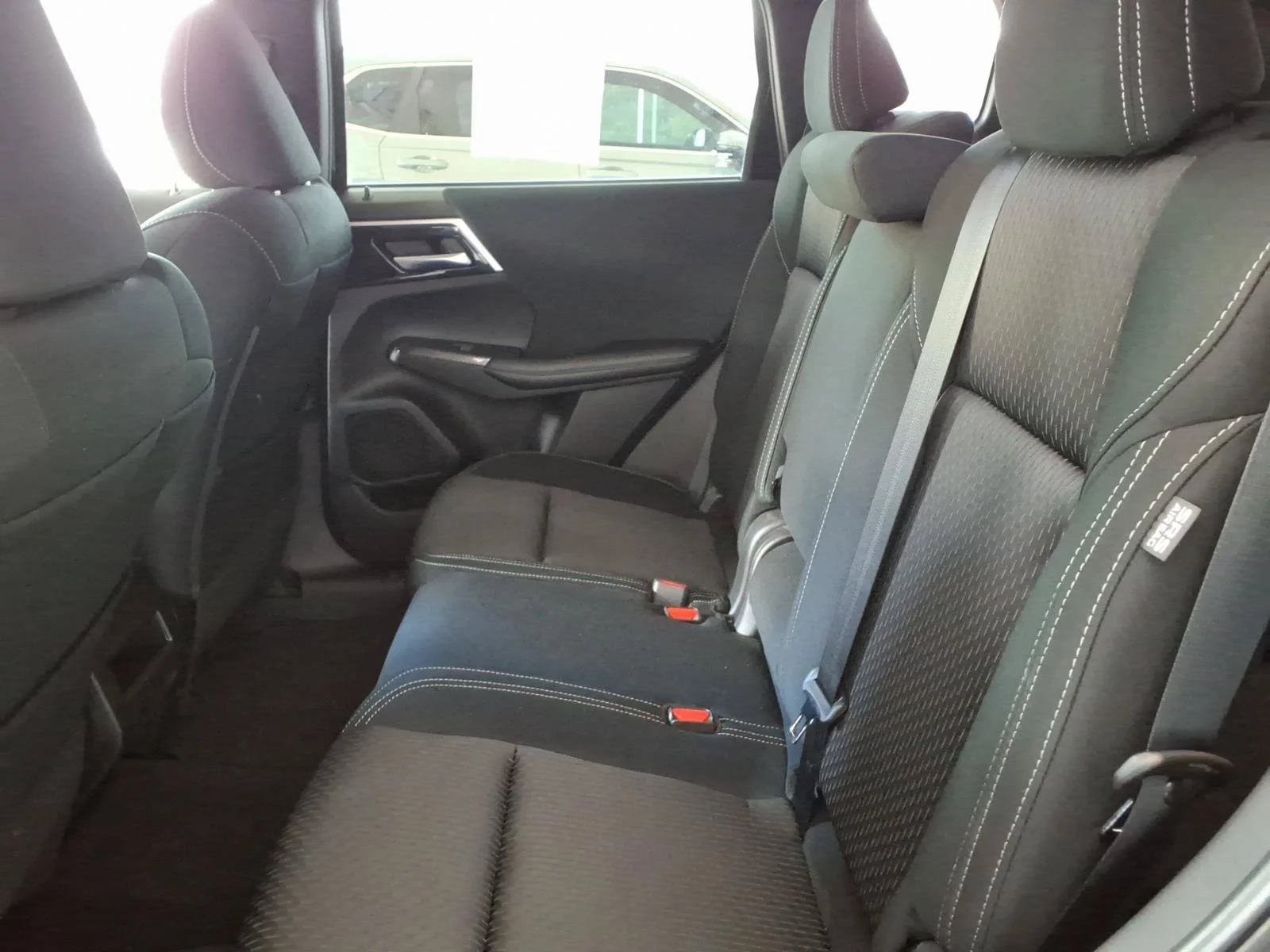 2022 Mitsubishi Outlander ES - Photo 13