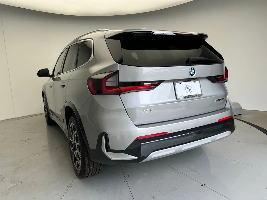 Used 2026 Space Silver Metallic BMW xDrive28i image 4