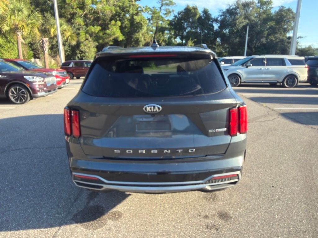 Used 2021 Gravity Gray Kia SX-Prestige image 5