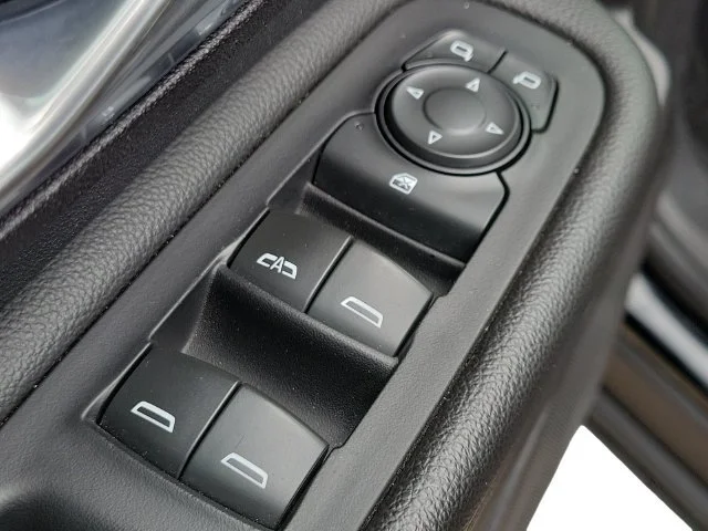 Used 2019 EBONY TWILIGHT METALLIC GMC SLE image 9