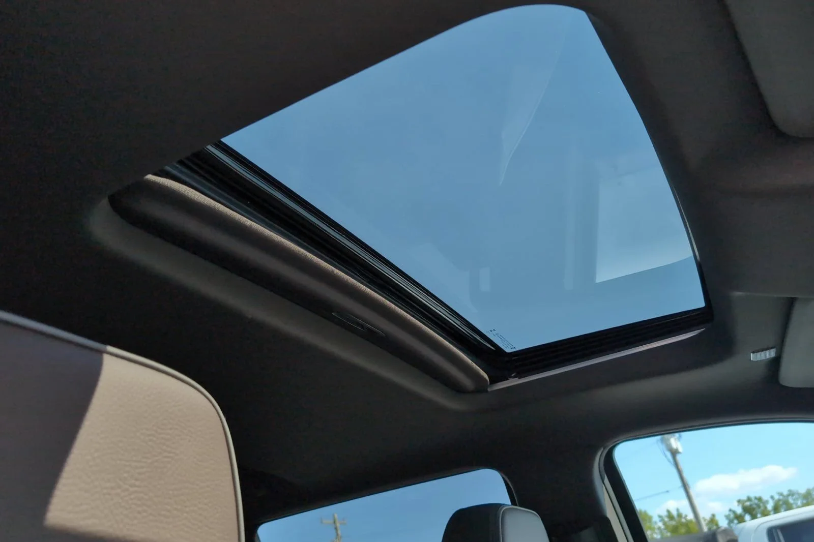 Used 2025 Downpour Metallic GMC Denali image 17