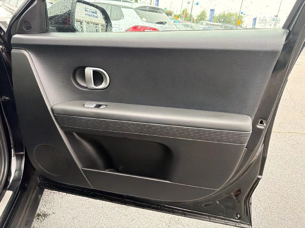 Used 2024 Black Hyundai SEL image 14