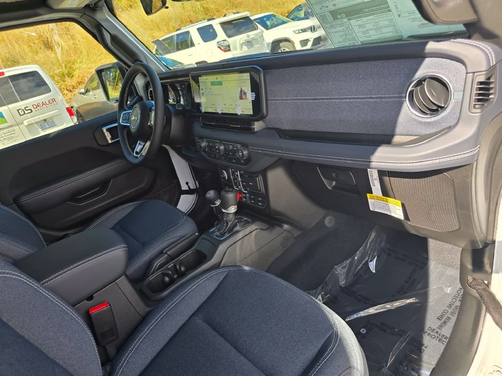 New 2026 White Jeep Rubicon image 27
