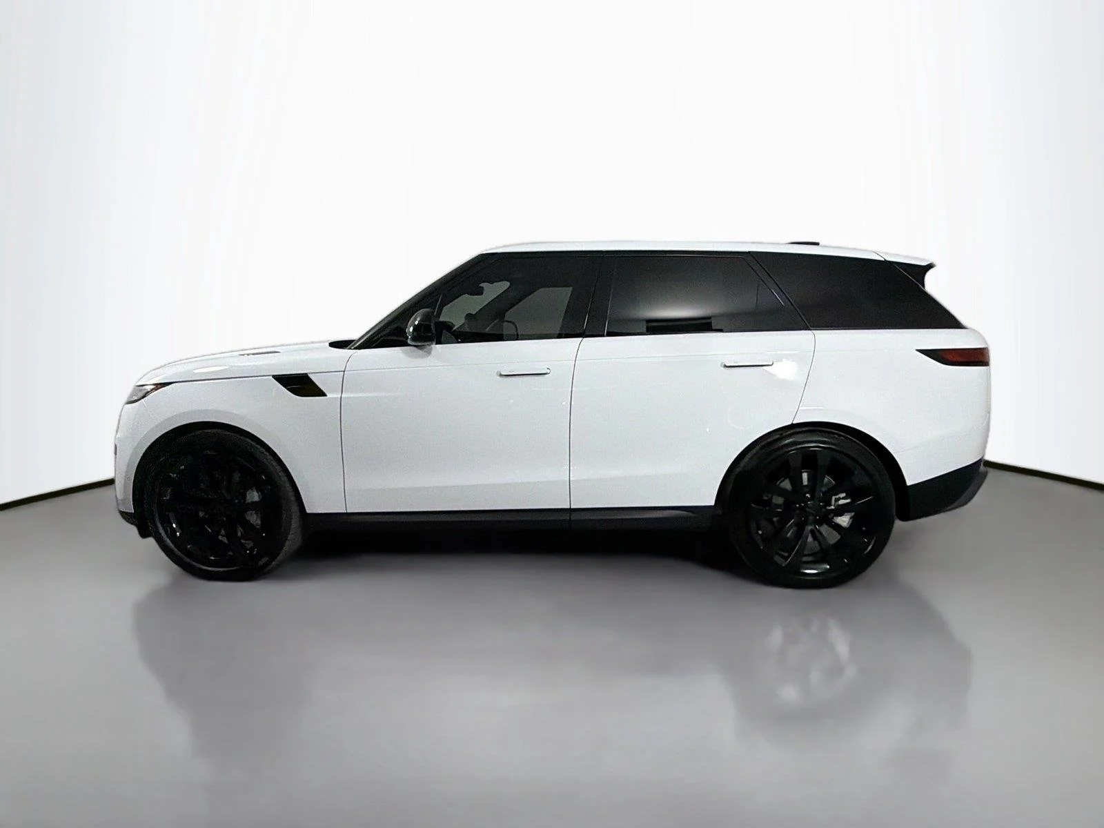 Certified Used 2026 Fuji White Land Rover SE P360 image 8