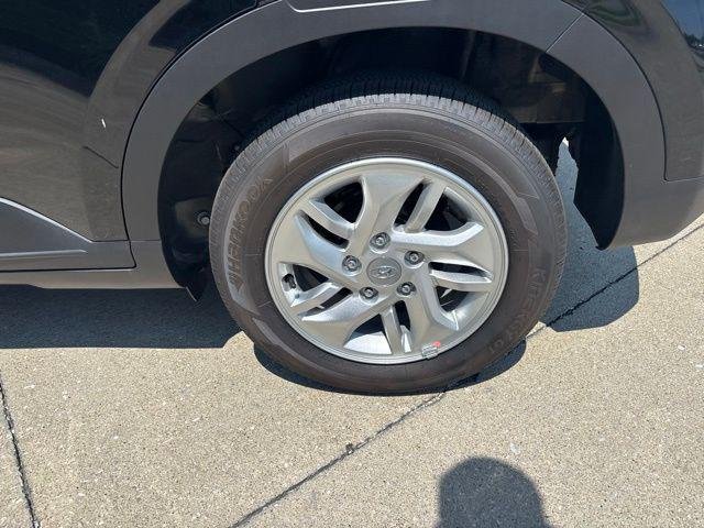 New 2026 Onyx Black Hyundai SE image 42