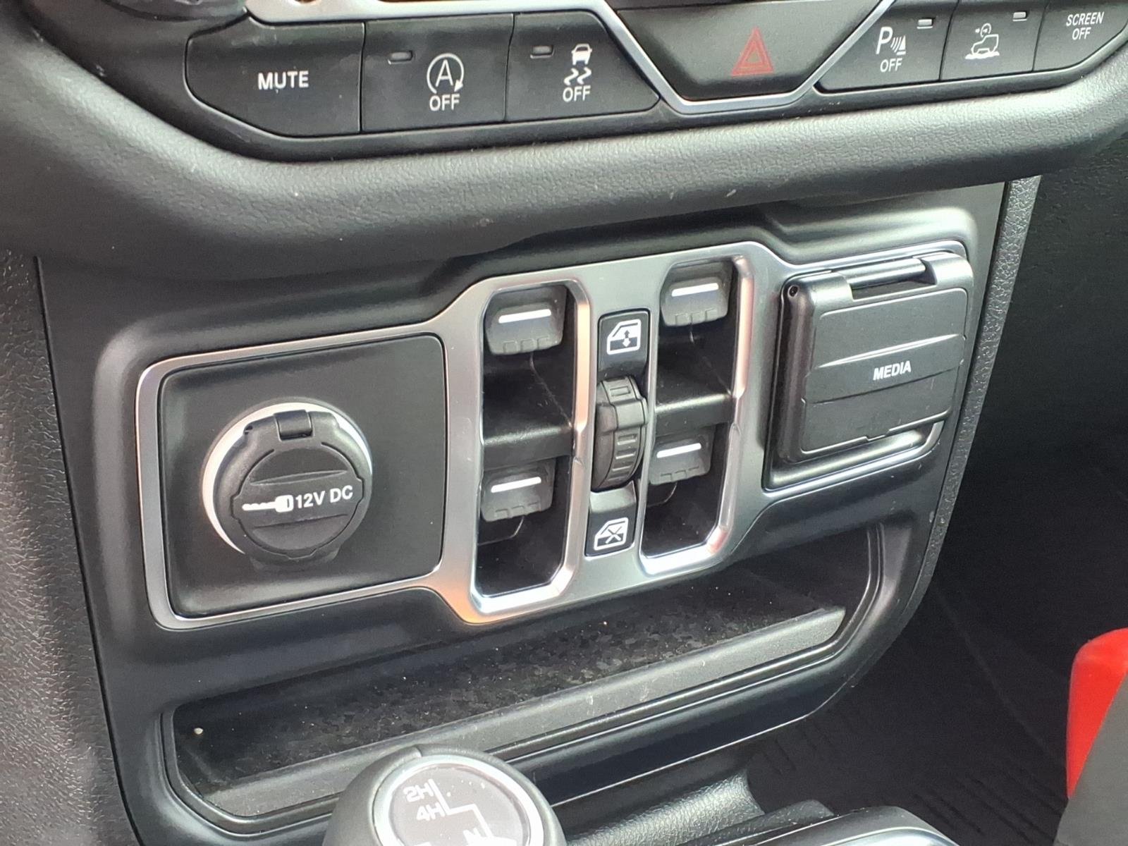 Used 2024 Gray Jeep Sahara image 6