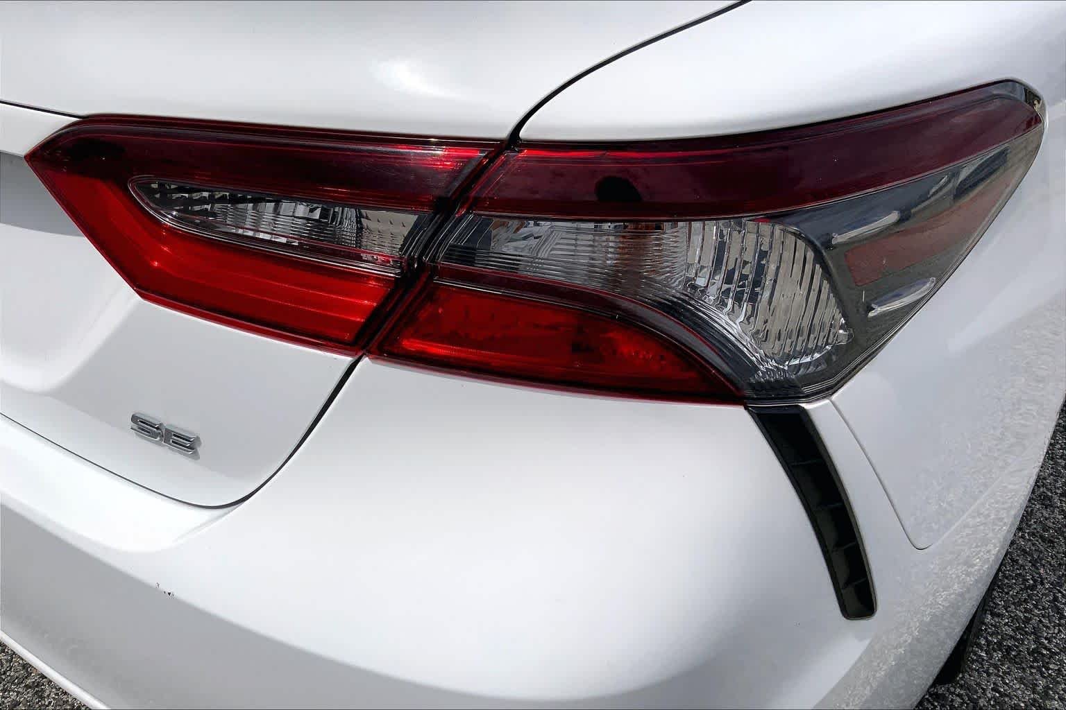 Used 2024 Ice Cap Toyota SE image 30