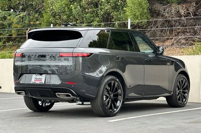 New 2026 Carpathian Grey Land Rover Dynamic SE image 5