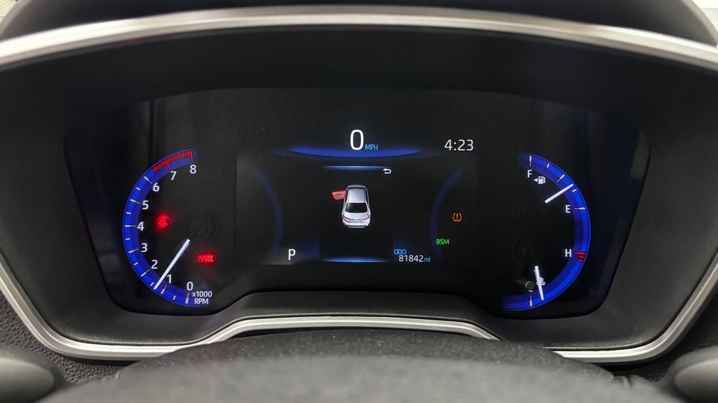 Used 2020 Silver Toyota XLE image 21