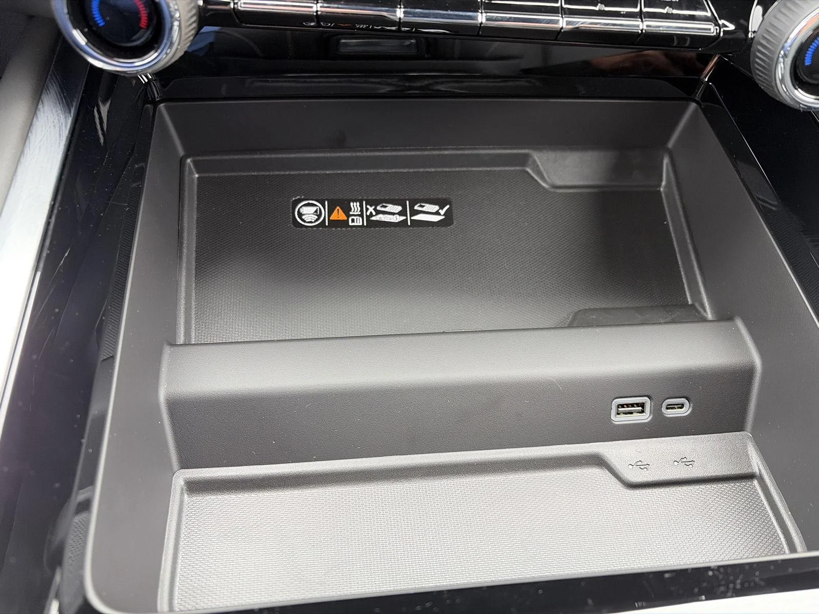 New 2026 Polar White Tricoat Chevrolet Premier image 33
