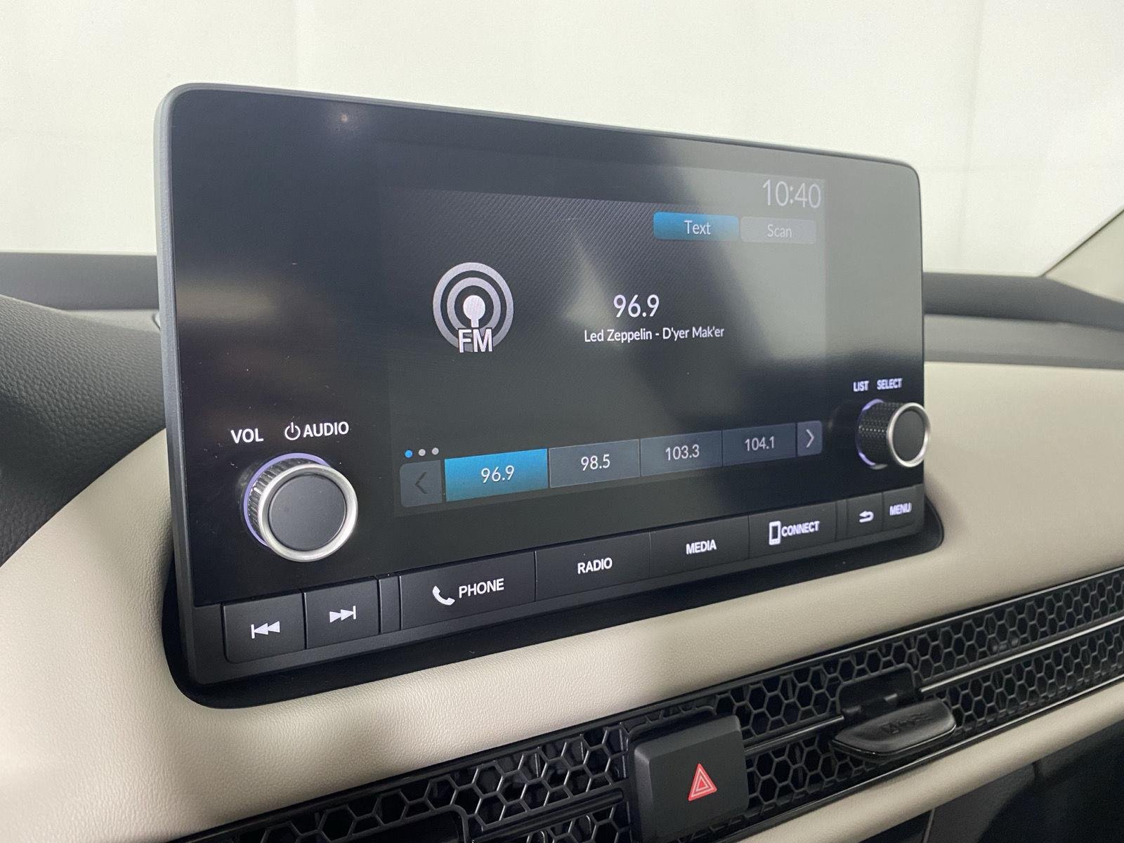 Used 2024 Lunar Silver Metallic Honda LX image 18