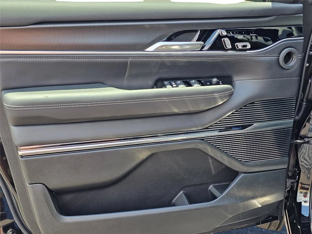 2026 Jeep Grand Wagoneer Summit Obsidian - Photo 15