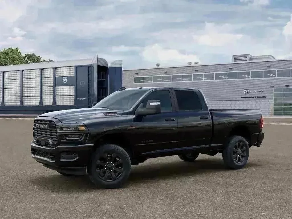 New 2026 Diamond Black Crystal Pearl-Coat Exterior Paint RAM Big Horn Night Edition image 25