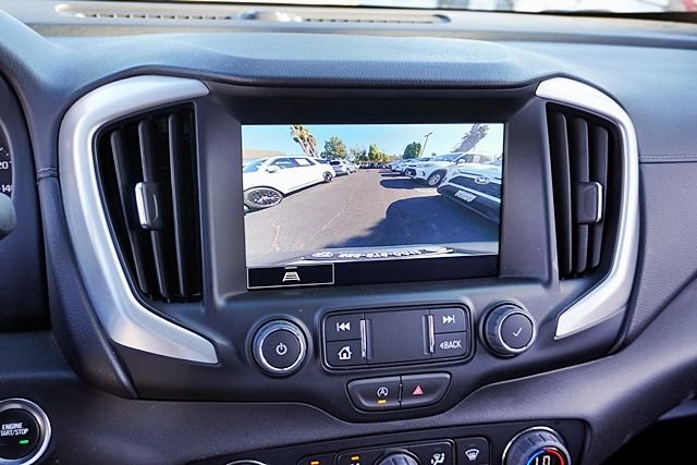Used 2024 Silver GMC SLT image 25