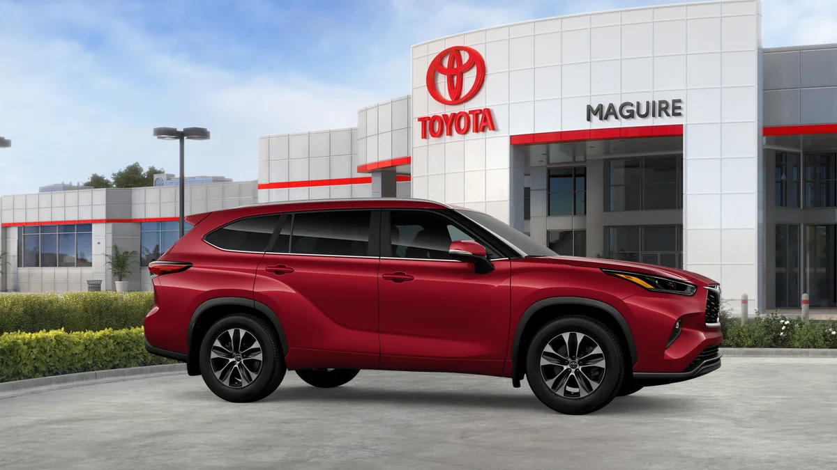 New 2026 Ruby Flare Pearl Toyota XLE image 26