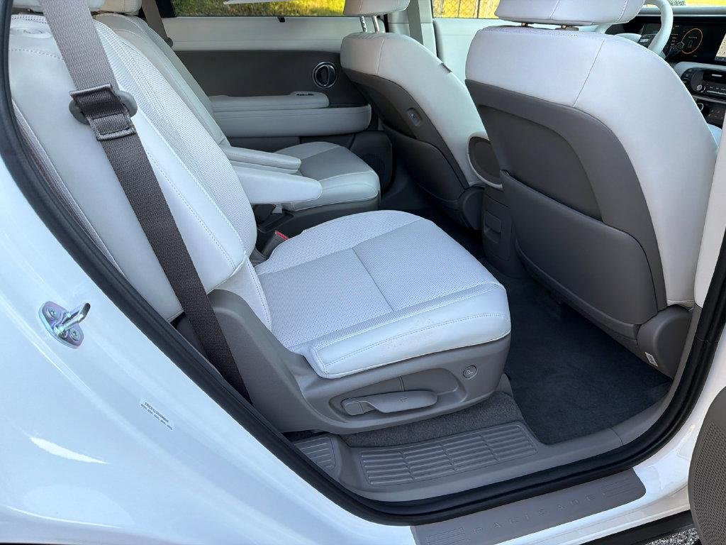 New 2026 White Hyundai SEL Premium FWD image 15