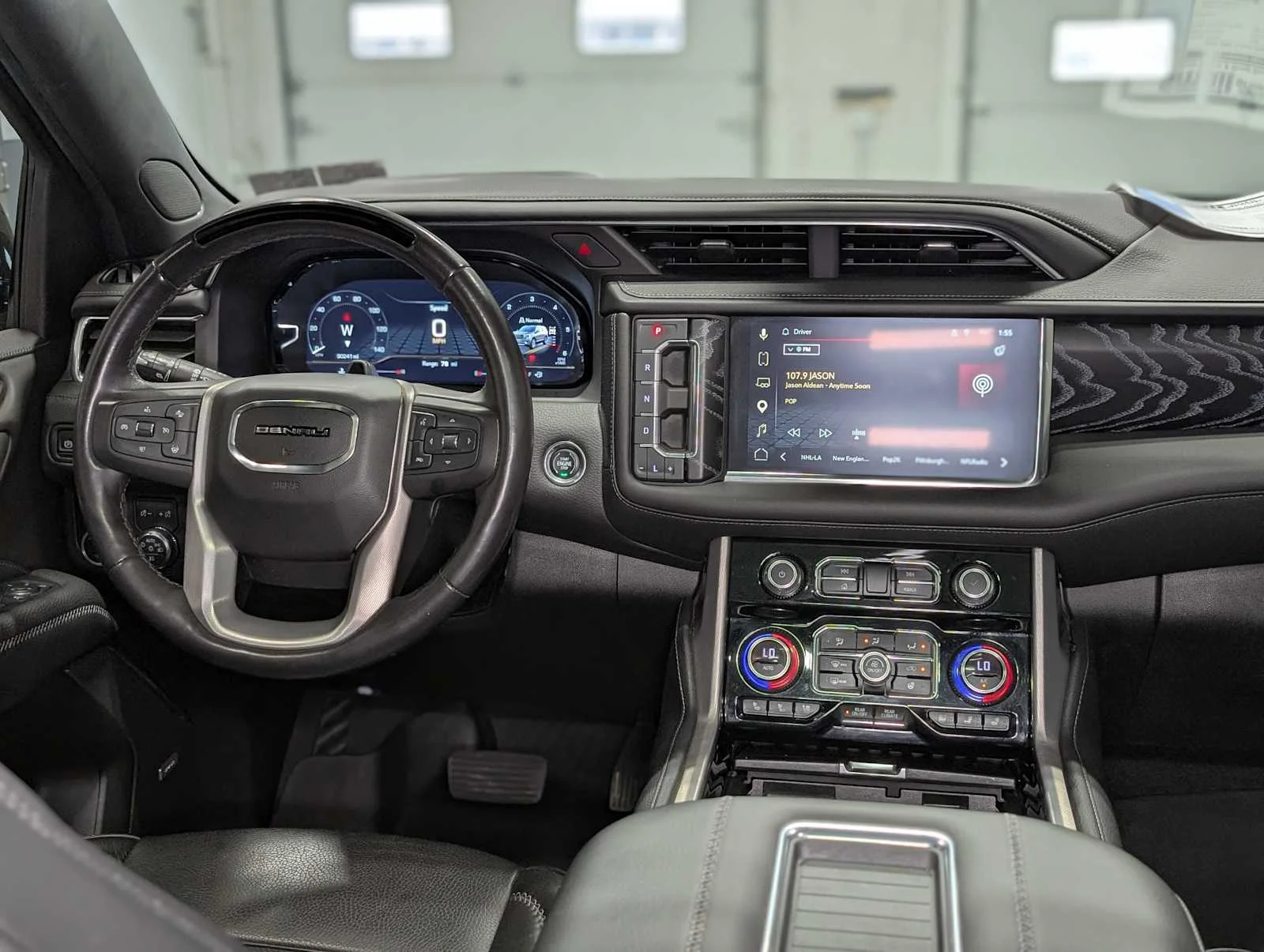 Used 2023 ONYX BLACK GMC Denali image 5