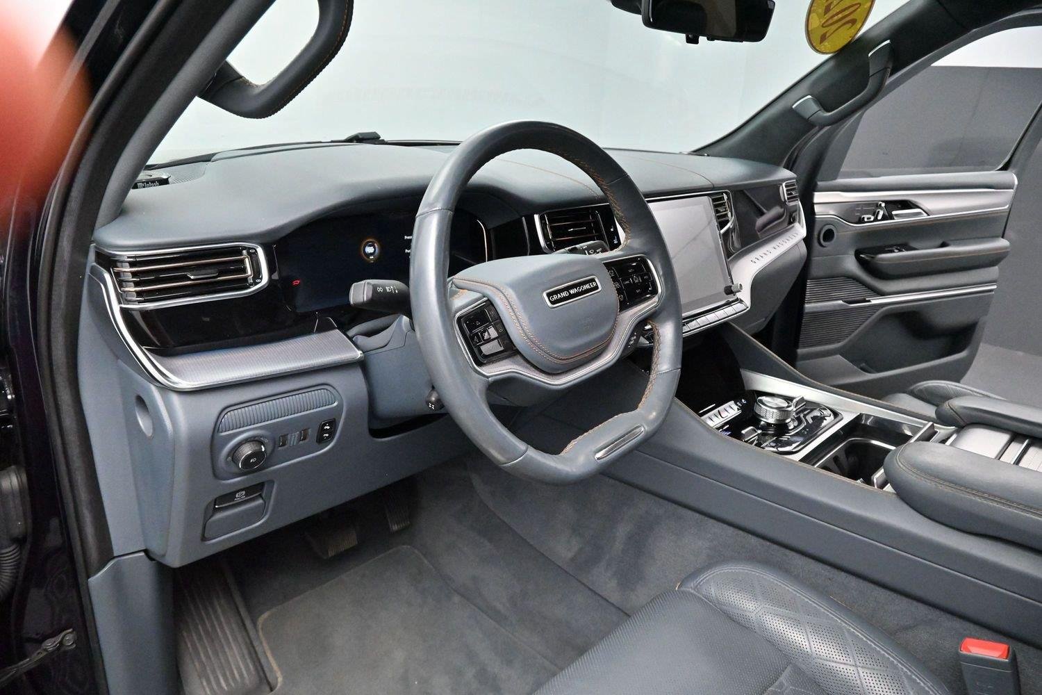 Used 2022 Blue Jeep Series III image 17