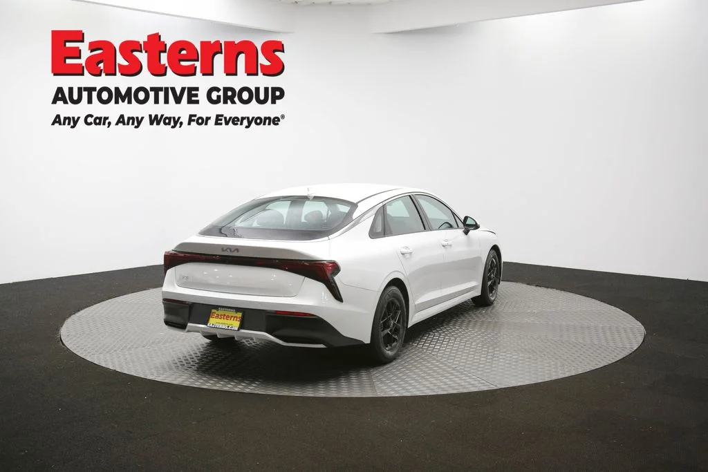 Used 2025 White Kia LXS image 41