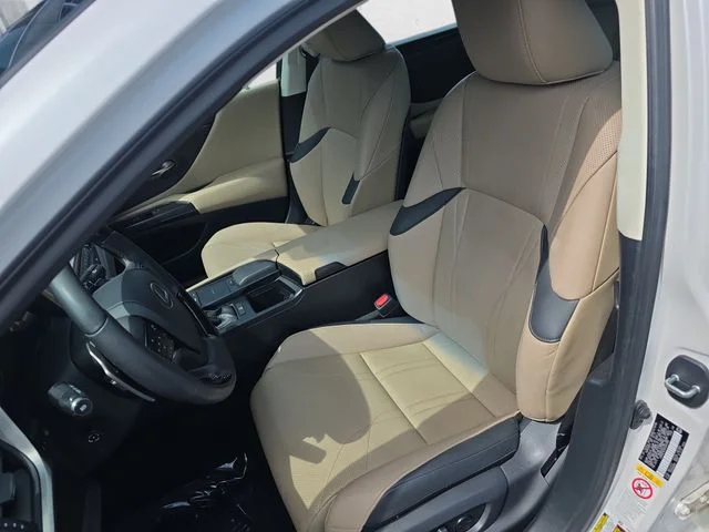 Used 2019 White Pearl Lexus 350 Luxury image 15