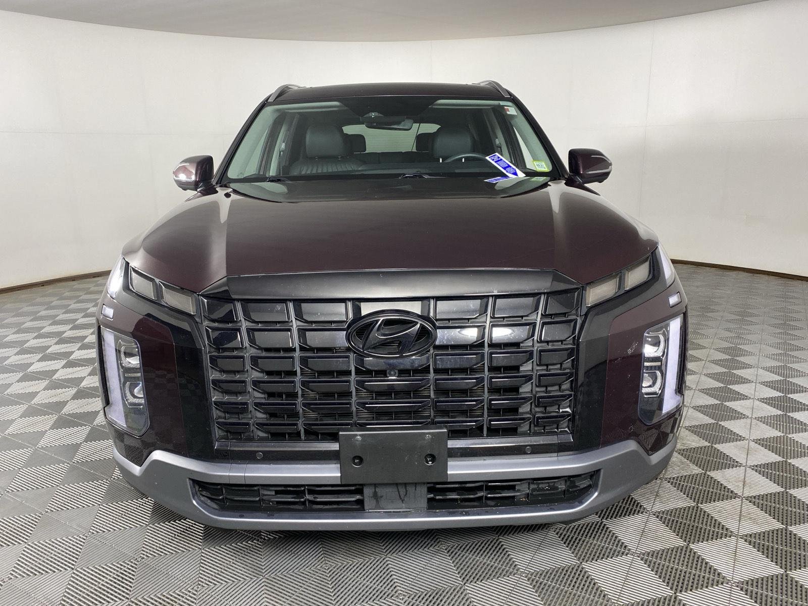 Used 2023 Sierra Burgundy Hyundai Limited image 5