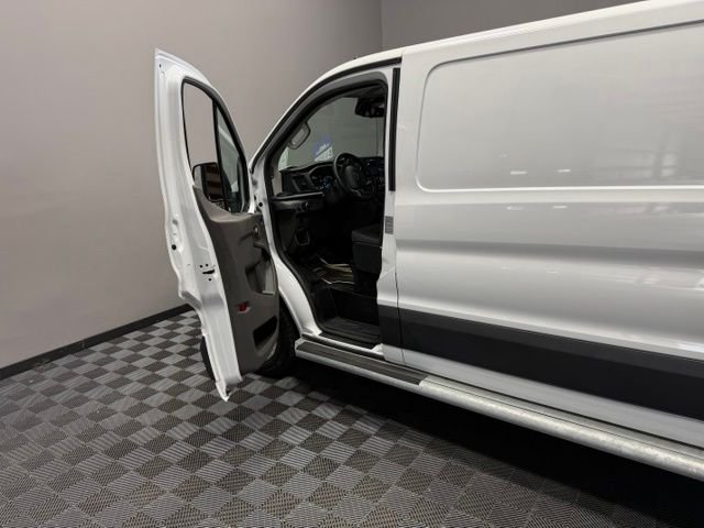 Used 2025 Oxford White Ford Base image 12