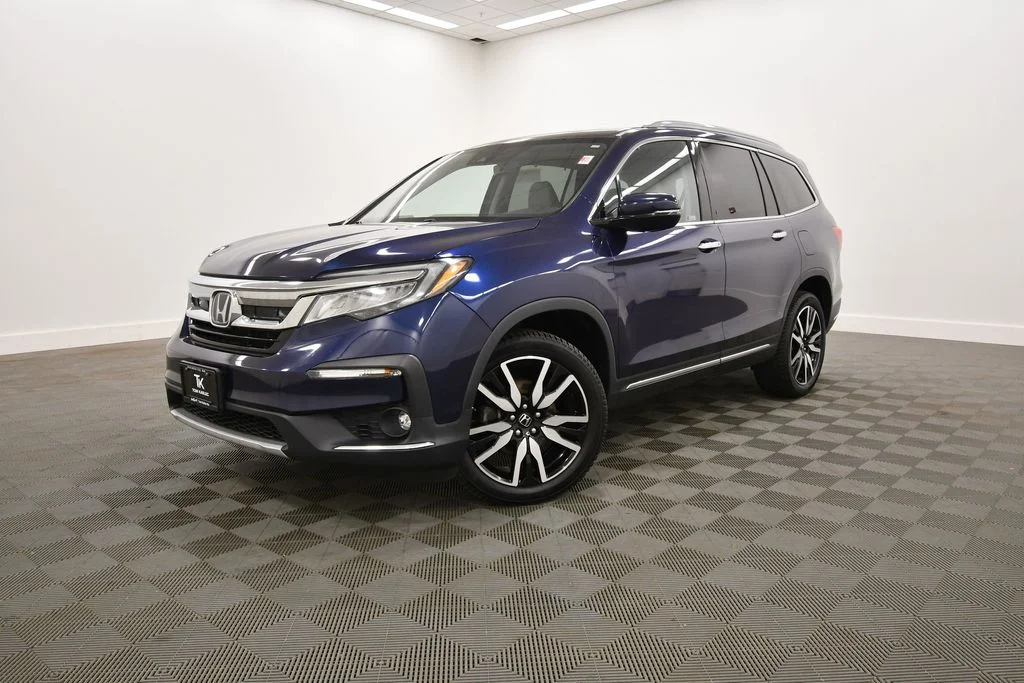 Used 2020 Honda Pilot Elite with VIN 5FNYF6H0XLB043209 for sale in Rochester, Minnesota