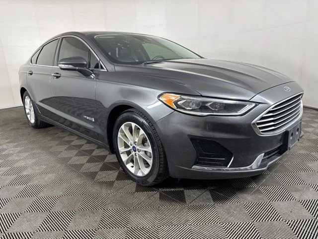 2019 Ford Fusion SEL's photo