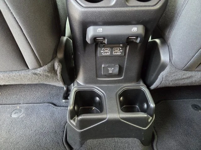 Used 2022 Silver Jeep Unlimited Sahara image 13