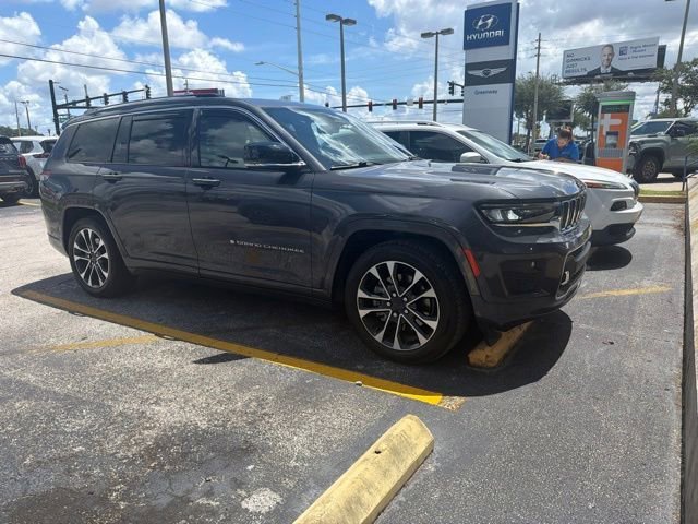 Used 2022 Baltic Gray Metallic Clearcoat Jeep Overland image 1