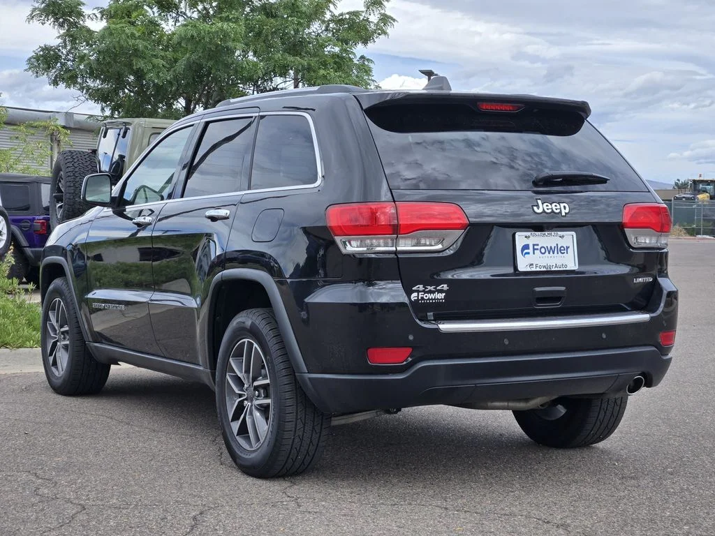 Used 2019 Diamond Black Jeep Limited image 5