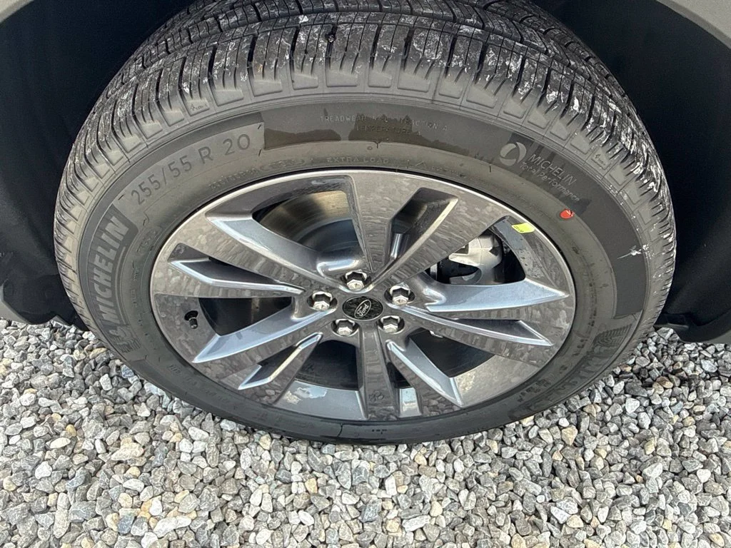 New 2027 Avalanche Gray Ford Active image 39