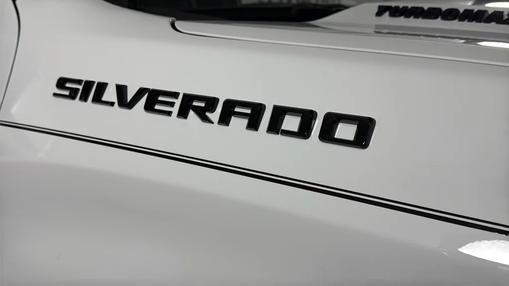 Used 2026 White Chevrolet Custom image 38