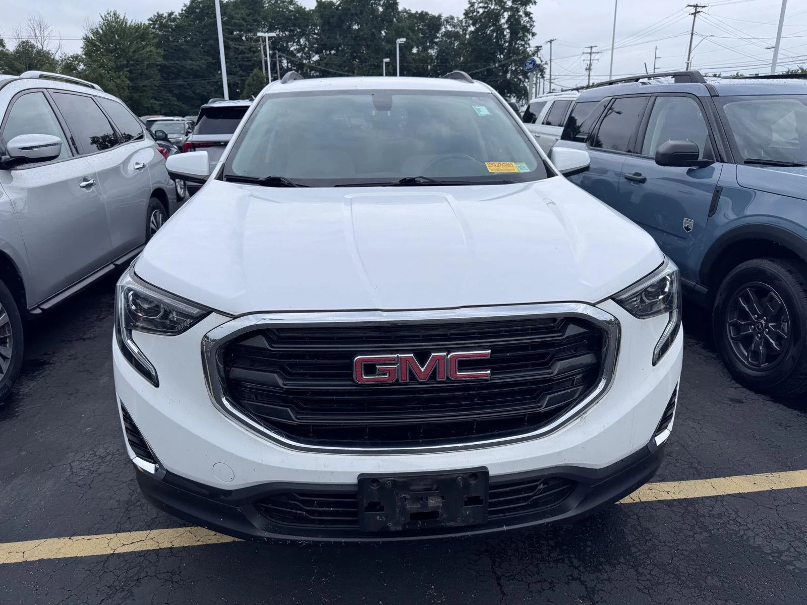 Used 2019 Summit White GMC SLE image 2