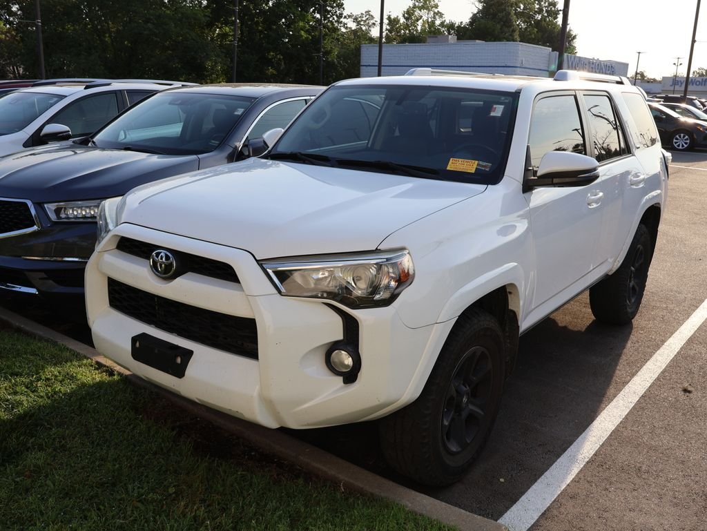 Used 2018 White Toyota SR5 Premium image 3