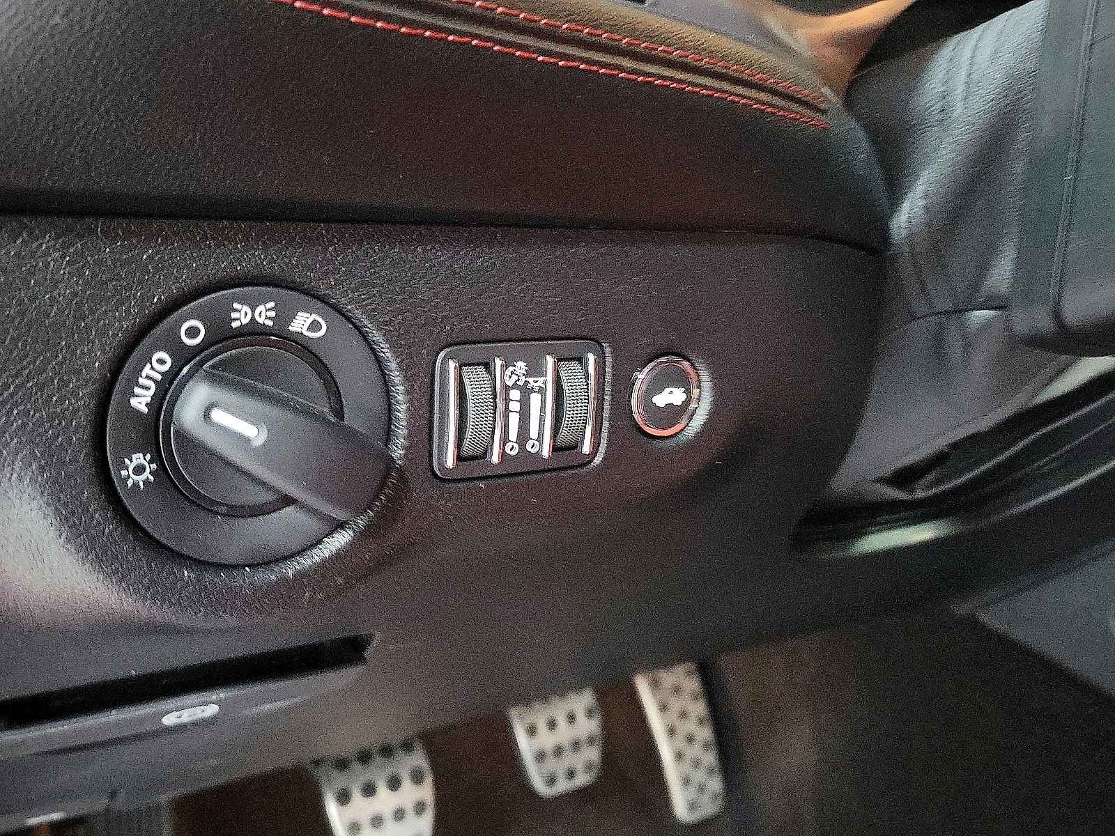 2021 Dodge Challenger R/T - Photo 12