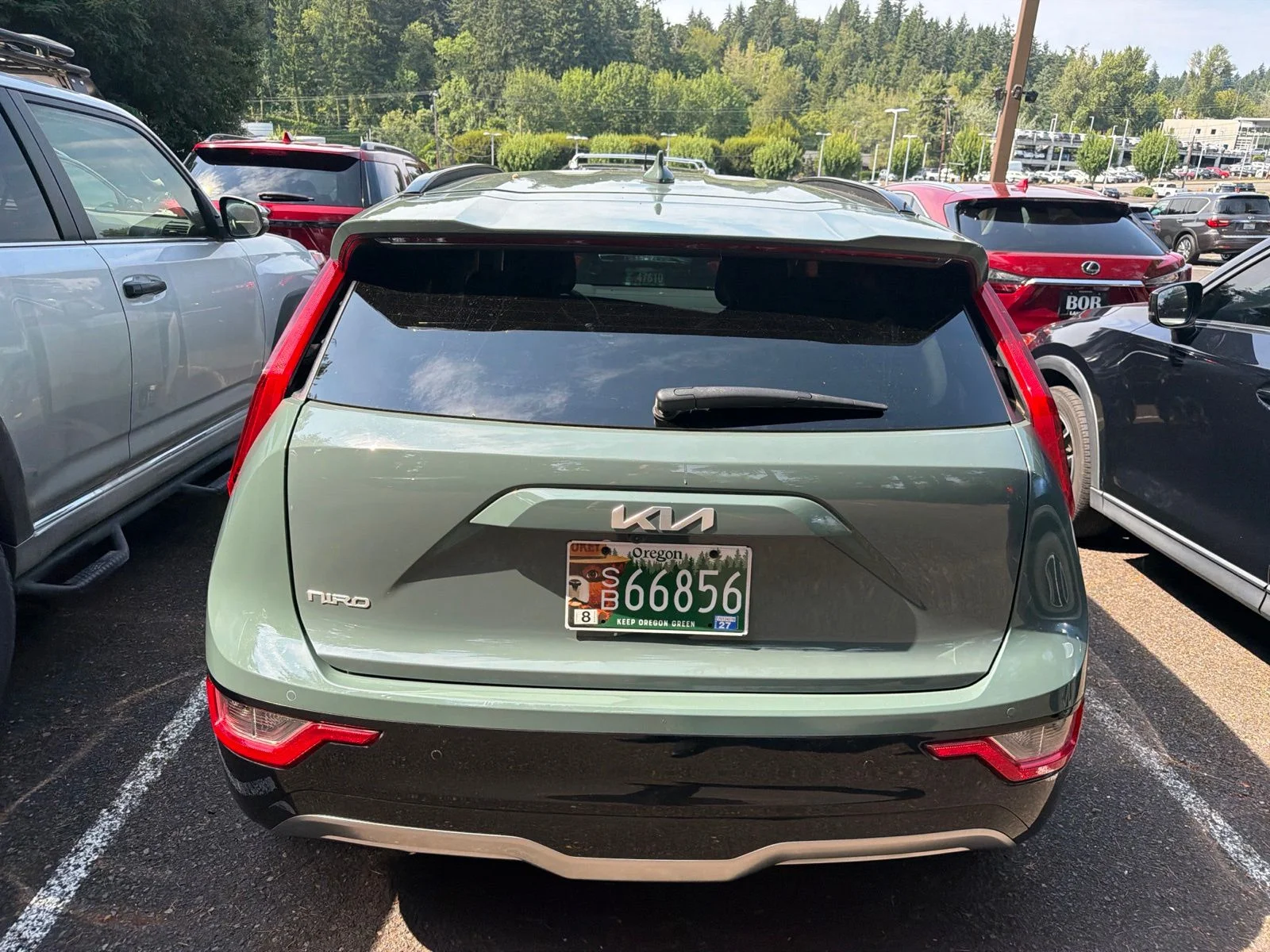 Used 2023 Green Kia Wind image 5