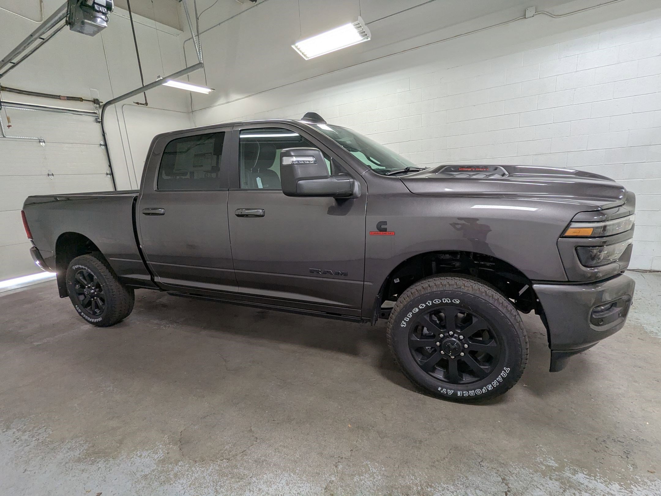New 2026 Granite Crystal Metallic Clear-Coat Exterior Paint RAM Laramie image 3