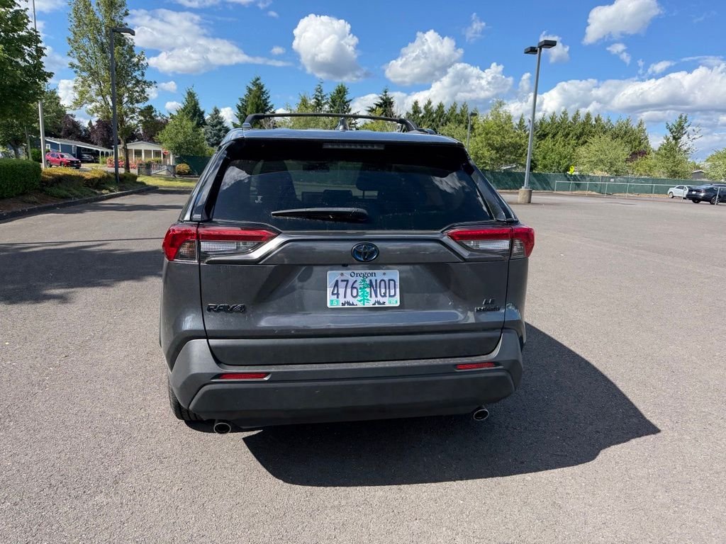 Used 2022 Magnetic Gray Metallic Toyota LE image 6