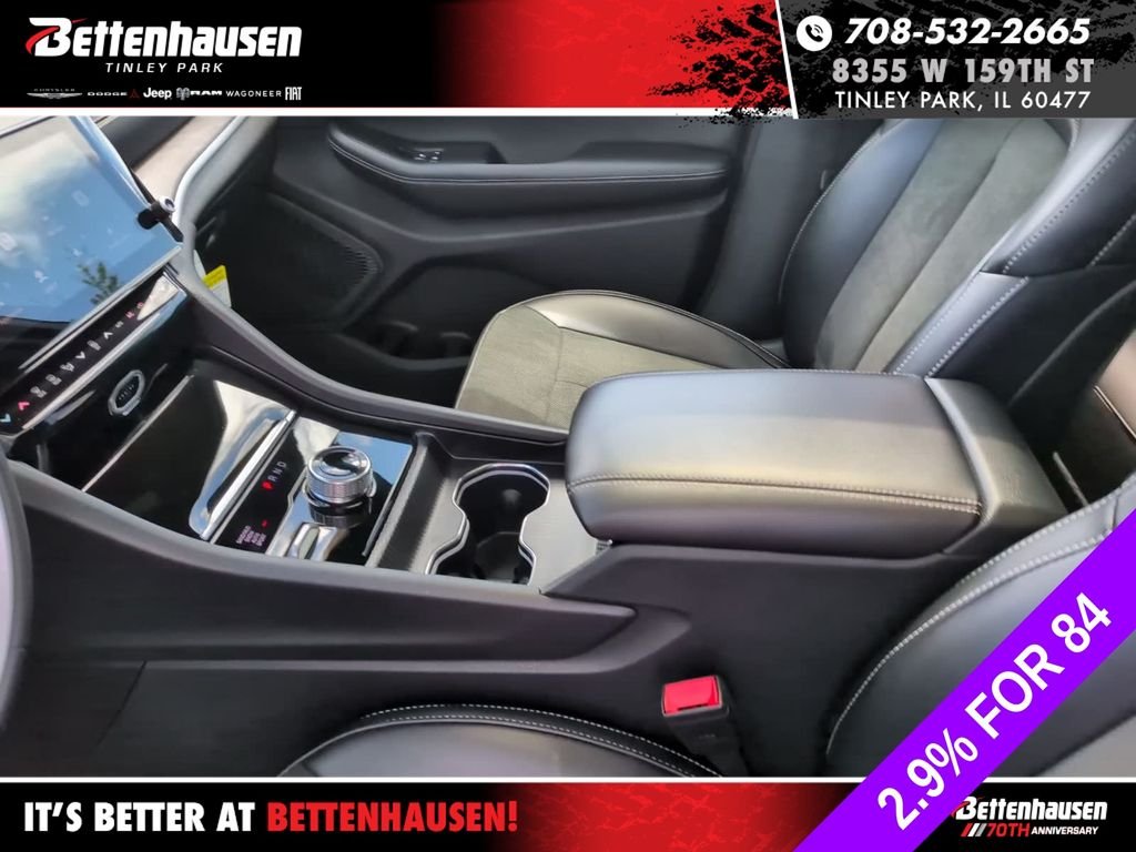 New 2026 Diamond Black Crystal Pearl-Coat Exterior Paint Jeep Altitude image 27