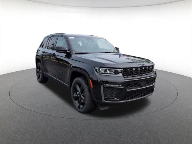 New 2026 Diamond Black Crystal Pearlcoat Jeep Limited image 2